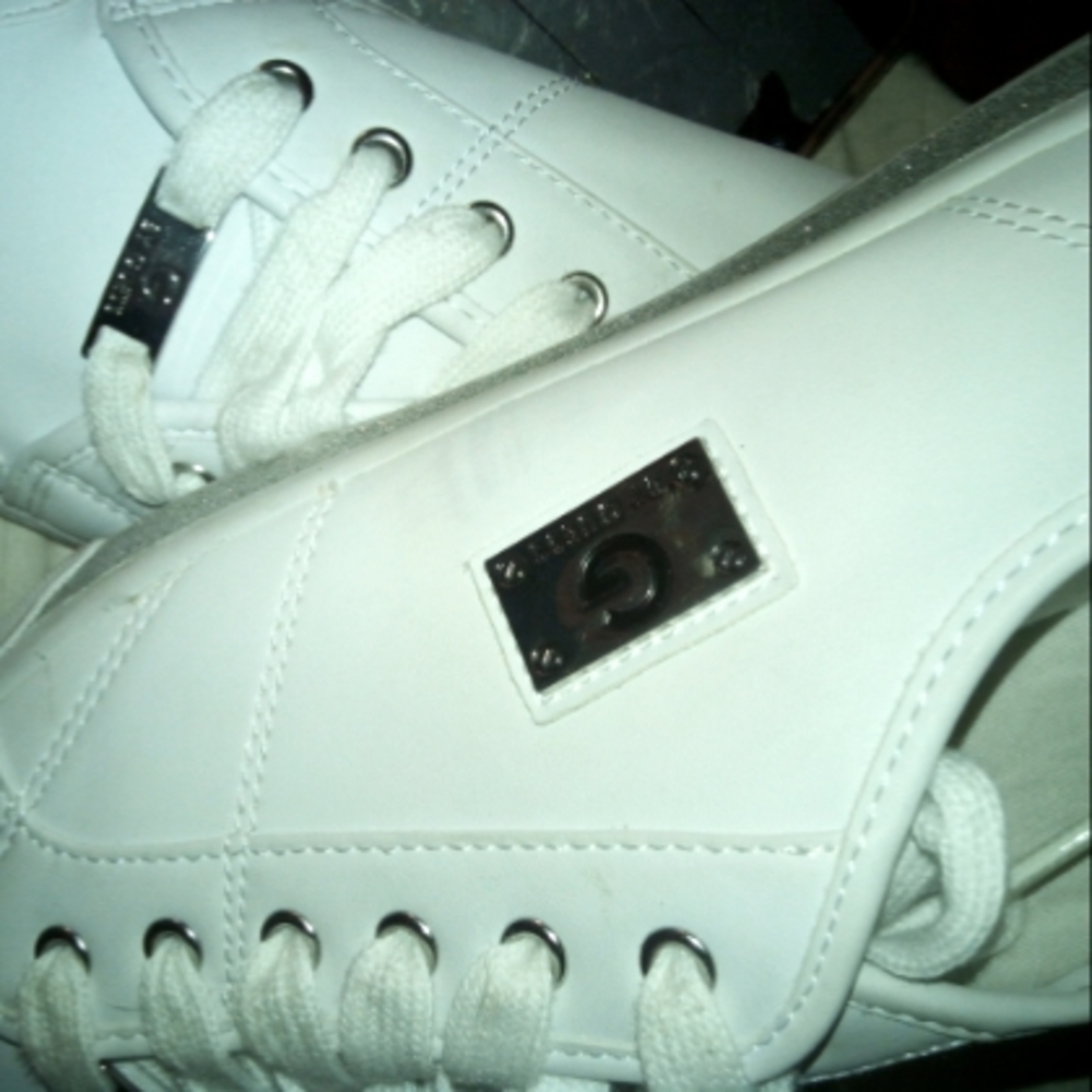Guess size 11